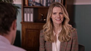 Anine Bing Madeleine Blazer worn by Mallory Hanson (Brooklyn Decker) in Grace and Frankie S05E09