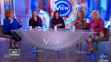 Dolce & Gabbana Floral Print Cady Falda Lápiz usada por Meghan McCain en The View