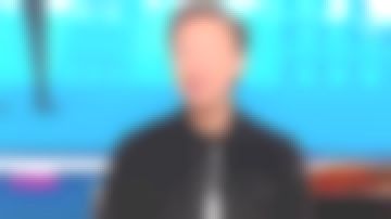 The jacket collar of Stéphane Bern in Bons baisers d'europe 26.01.2019