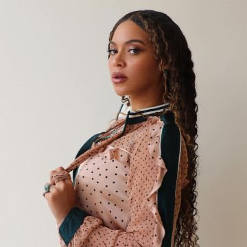 Mono de lunares usado por Beyoncé en la cuenta de Instagram @beyonce