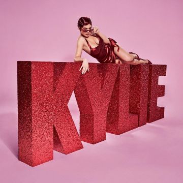 Rouge Sculpt Body de Kylie Jenner sur Instagram account @kyliecosmetics