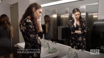 El vestido de flores Frank And Oak de Nia Nal (Nicole Maines) en Supergirl S04E11