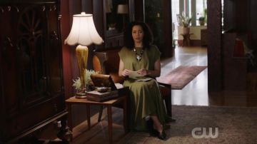 The dress olive green Free People of Macy Vaughn (Madeleine Mantock) in Charmed S01E11