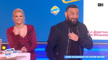 Vestido estampado de corazón de Kelly Vedovelli en Touche pas à mon poste del 28/01/2019