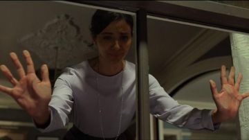 La blusa lila que lució Krista Dumont (Floriana Lima) en The Punisher S02E07 de Marvel