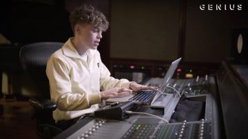 Comme des Garcons Play Big Black Heart Hooded Sweatshirt usada por Royce David en The Making Of Lil Mosey's "Noticed" by Deconstructed