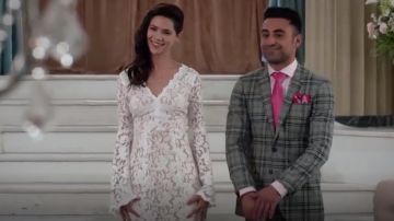 Tadashi Shoji de Mariage de Bridget Robe portée par Bex Mack (Lilan Bowden) dans l'Andi Mack S03E09