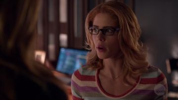 The striped top Madewell worn by Felicity Smoak (Emily Bett Rickards) in Arrow S07E11