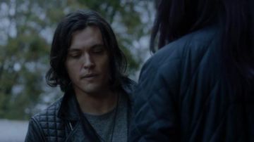 Chaqueta de motociclista de cuero jasper usada por John Proudstar (Blair Redford) en The Gifted (S01E11)