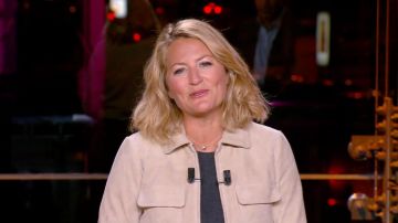 The jacket's beige Astrid Bard in Canal Rugby Club 24/01/2019