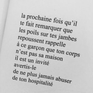 The book "Milk and honey" of Rupi Kaur's account on the Instagram of @tatianasilva_official