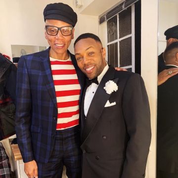 The striped t-shirt, red and white RuPaul on the account instagram @rupaulofficial