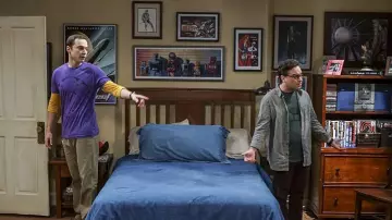 Le poster de robots dans la chambre de Leonard Hofstadter (Johnny Galecki) dans The Big Bang Theory S10E07