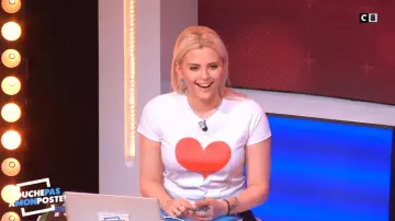 Le t-shirt Cœur de Kelly Vedovelli dans Touche pas à mon poste du 29/01/2019