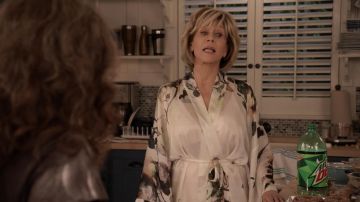 Christine Lingerie Floral Print Silk Robe worn by Grace Hanson (Jane Fonda) in Grace and Frankie S05E11