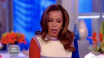 Rosie Assoulin Colour Block Sweater worn by Sunny Hostin on The View January 29, 2019