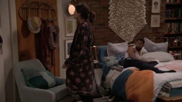 Morgan Lane Ophelia Túnica impresa usada por Clem (Nina Dobrev) en Fam S01E04