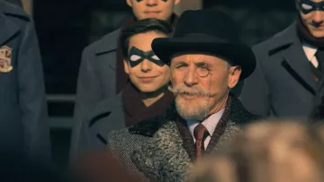 Vintage Monocle / Monocular eyeglass worn by Sir Reginald Hargreeves (Colm Feore) in The Umbrella Academy S01E01