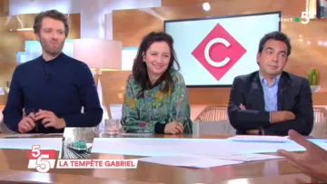 Le blouson imprimé de Marion Ruggiéri dans C à vous du 30/01/2019