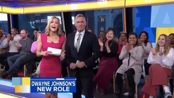 Roland Mouret x Banana Republic Rose Chaud Chasuble Robe Fourreau porté par Lara Spencer sur Good Morning America