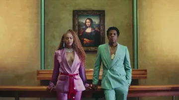 The blazer pink silk Peter Pilotto worn by Beyoncé in her video clip APES**T - THE CARTERS