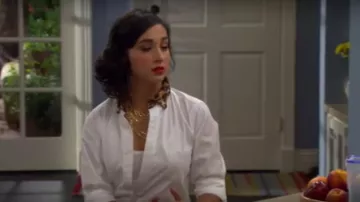 Gitman Brothers Sisters Furry leopard collared shirt worn by Mandy Baxter (Molly McCook) in Last Man Standing (S03E02)