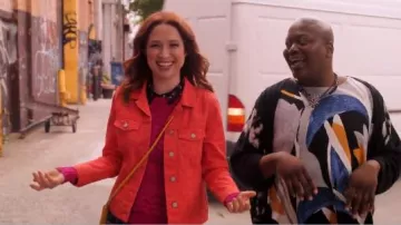 Levis Apple Print Blouse worn by Kimmy Schmidt (Ellie Kemper) in Unbreakable Kimmy Schmidt (S04E09)