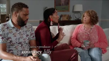 Peint à la Baisse de Boucles d'oreilles portées par arc-en-ciel Johnson (Tracee Ellis Ross) black-ish (S05E05)