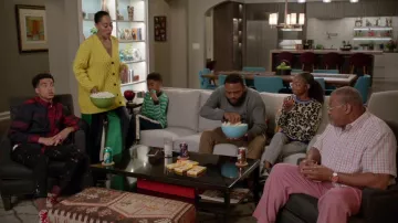 Jambe large martelé pantalon satin de arc-en-ciel Johnson (Tracee Ellis Ross) black-ish (S05E11)