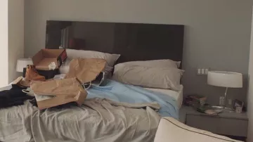 The bedside lamp Foscarini, in the room of Davis (Jake Gyllenhaal) in Demolition