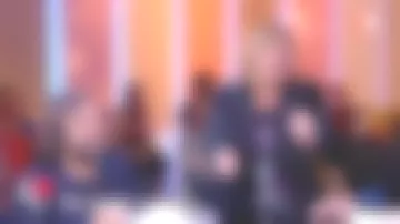 Le t-shirt noir "Whitney Houston" de Michèle Bernier dans l'émissionJe t'aime etc... du 31.01.2019