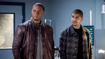 Natif de Jeunes Lynx Shirt Veste portée par René Ramirez (Rick Gonzalez) comme on le voit en Flèche S07E04