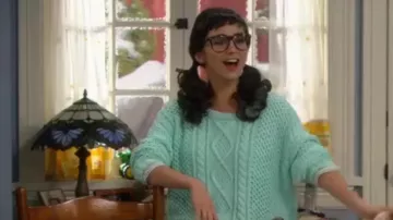 BDG Cable Knit Pull Cropped à la Menthe porté par Mandy Baxter (Molly Ephraim) dans le Dernier Homme Debout (S03E13)