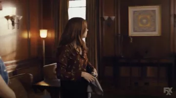 Alice + Olivia Willa Oiseau Imprimer Chemise en Soie porté par Gretchen Cutler (Aya Cash) en Vous êtes la Pire S05E03