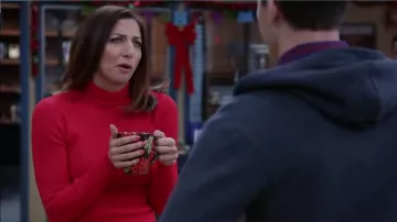 Suéter Carven Mixed Stitch Wool Blend usado por Gina Linetti (Chelsea Peretti) en Brooklyn Nine-Nine (S04E09)