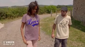 Le t-shirt Zadig & Voltaire "Love Is" de Karine Le Marchand dans L'amour est dans le pré