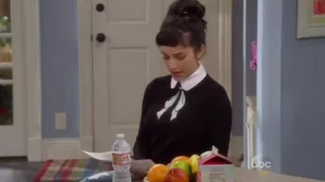 Alice + Olivia Ruban Arc Chandail porté par Mandy Baxter (Molly Ephraim) dans le Dernier Homme Debout (S04E03)