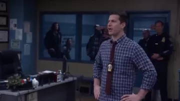 J.Crew Secret Wash Shirt in Heather Poplin Plaid in Hthr Blue worn by Jake Peralta (Andy Samberg) in Brooklyn Nine-Nine (S05E16)