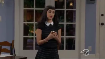 Alice + Olivia Pharl Taille Haute de la Fit Et les Reflets de la Jupe portée par Mandy Baxter (Molly Ephraim) dans le Dernier Homme Debout (S04E05)