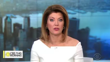 Roland Mouret Almeley Haut Asymétrique portés par Norah O'Donnell dans CBS this Morning
