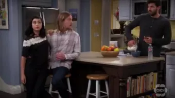 Sandro Eve Top worn by Mandy Baxter (Molly McCook) in Last Man Standing (S06E02)