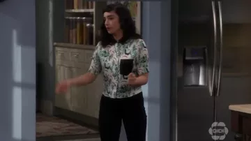 Veronica Beard Palm Garden Cropped Top worn by Mandy Baxter (Molly McCook) in Last Man Standing (S06E04)