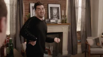 Sudadera Diesel Lace-Up Detail usada por David Rose (Dan Levy) en Schitt's Creek S05E05