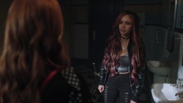 Le bustier gris à carreaux Urban Outfitters de Toni Topaz (Vanessa Morgan) dans Riverdale S03E12