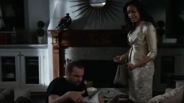 Alexander McQueen Chaqueta Mikado de Seda a Medida usada por Jessica Pearson (Gina Torres) en Trajes (S03E15)