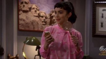 Topshop He Loves Me Not Silk Blouse worn by Mandy Baxter (Molly McCook) in Last Man Standing (S06E20) (S06E20)