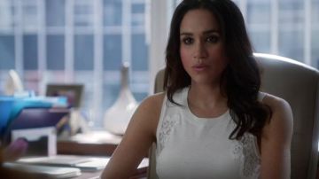 Nina Ricci Shell with lace insets worn by Rachel Zane (Meghan Markle) in Suits (S04E02)