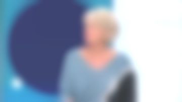 Suéter de cachemira tie y dye de Sophie Davant en el programa C'est au el 08.02.2019