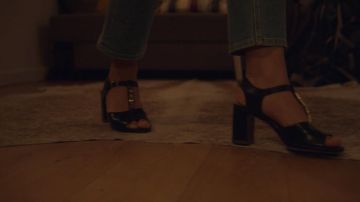 A.P.C. Leather sandals worn by Elsa (Zita Hanrot) as seen in The Hook Up Plan S01E08