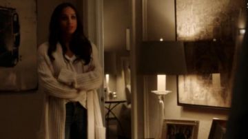 Gabriela Hearst  Gunnersbury Cardigan worn by Rachel Zane (Meghan Markle) in Suits (S07E05)